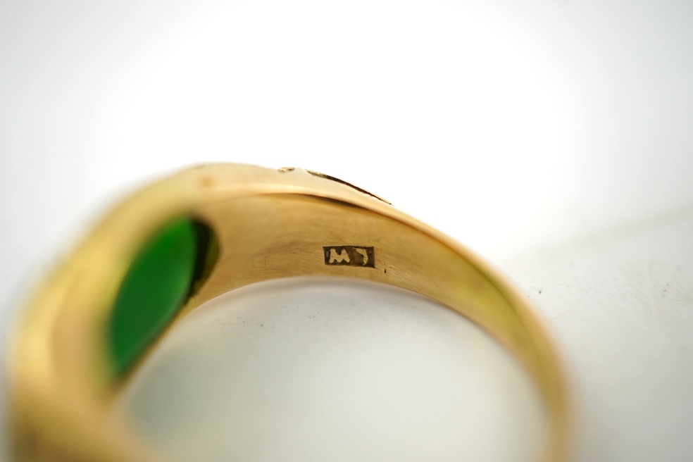 A fine jadeite ring, early 20th century